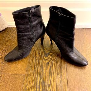 OSCAR DE LA RENTA LEATHER HEELS